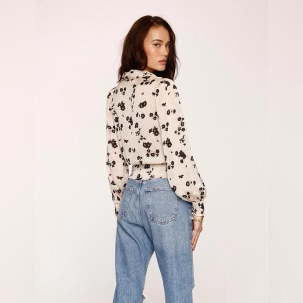 Heartloom Floral Wrap Blouse - Cream and Black size xs - Picture 2 of 5